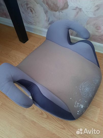 Сидушка для ребёнка в машину