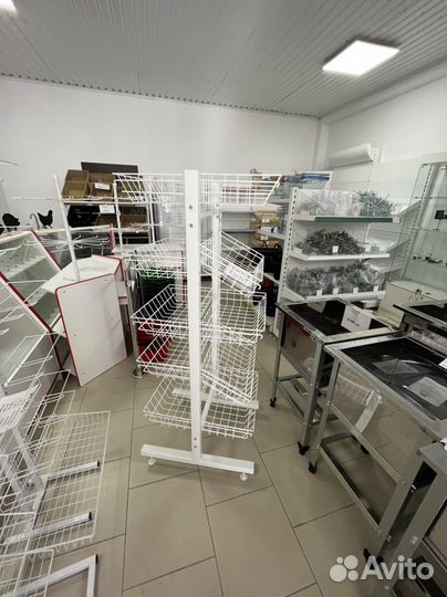 Стеллаж стойка островной с корзинами