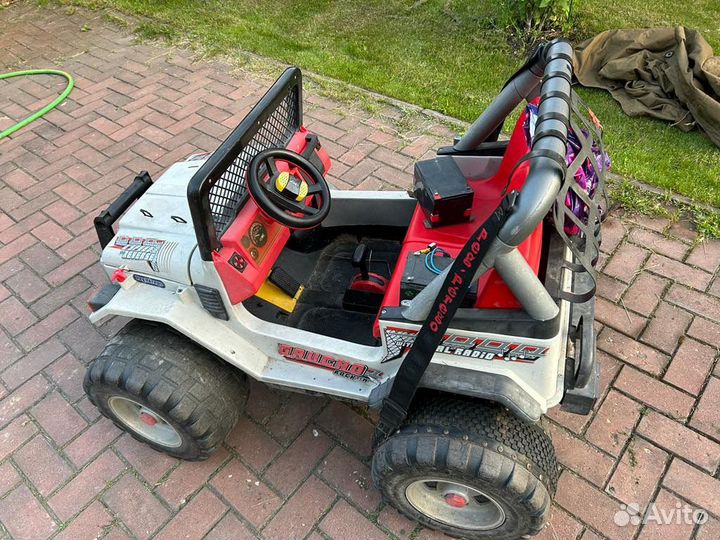 Электромобиль peg perego