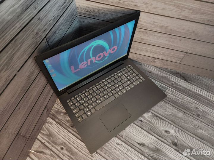 Lenovo Ideapad 330-15IKB Core i3 7020U / MX110