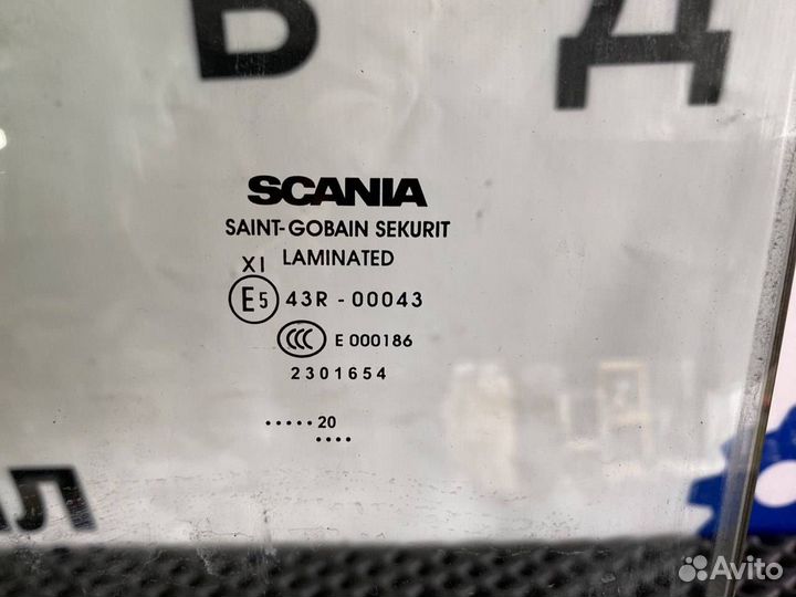 Стекло двери передней левой Scania 6-series