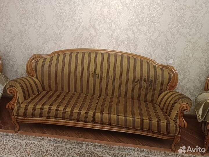 Диваны и холлы