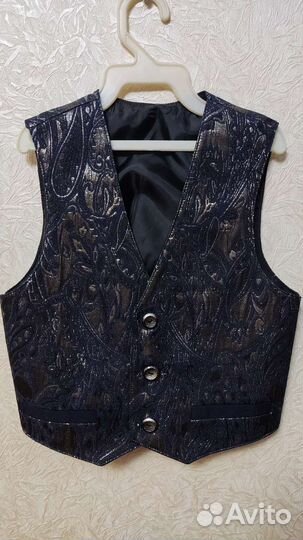 Жилетка для мальчика новая