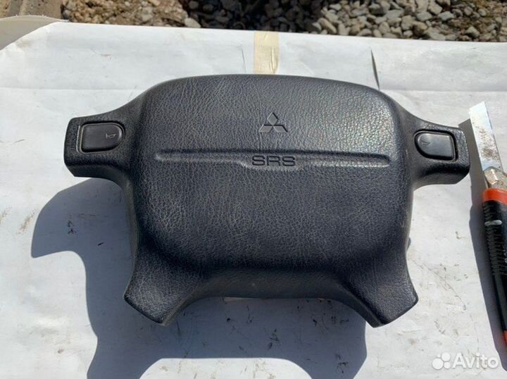 Подушка безопасности в руль Mitsubishi Galant VII