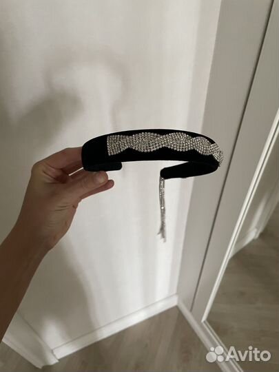 Ободок для волос со стразами