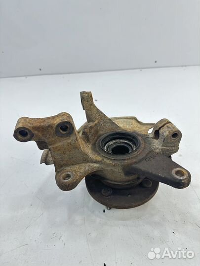 Kia Spectra кулак поворотный передний правый