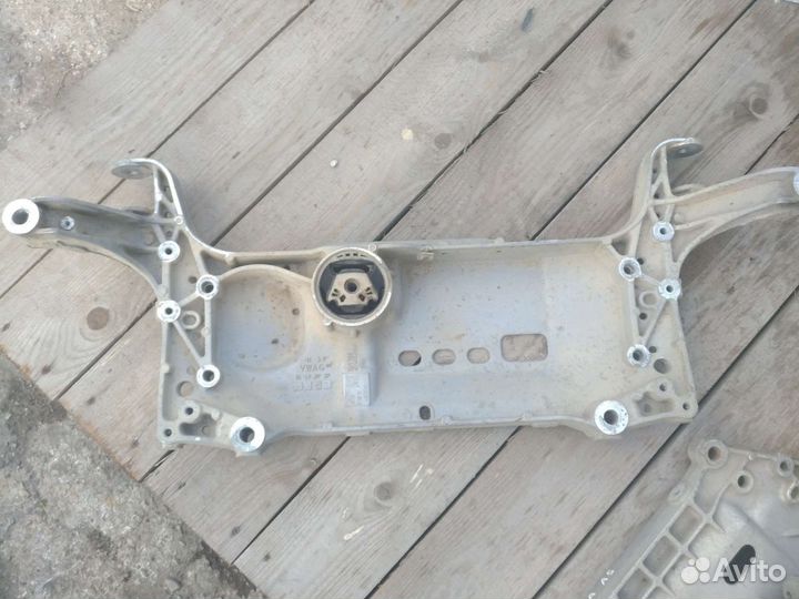 Подрамник передний Volkswagen Passat B6 B7