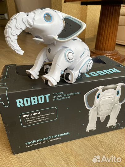 Робот слоник