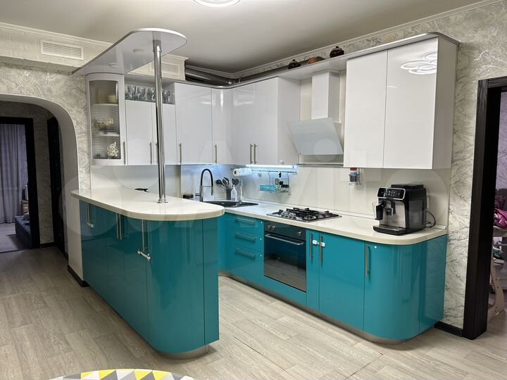 3-к. квартира, 72,7 м², 1/2 эт.