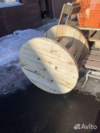 Катушка от кабеля деревянная