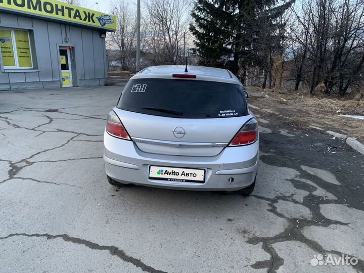 Opel Astra 1.6 МТ, 2013, 300 000 км