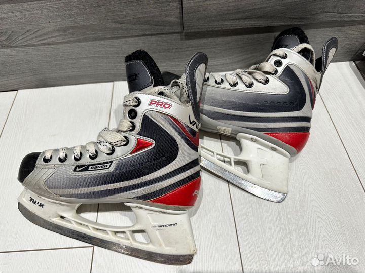Хоккейные коньки bauer pro