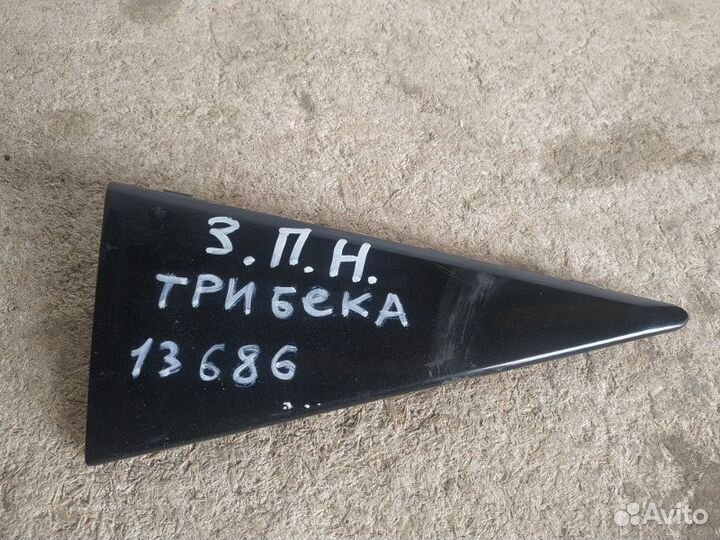 Накладка двери задняя правая Subaru Tribeca B9