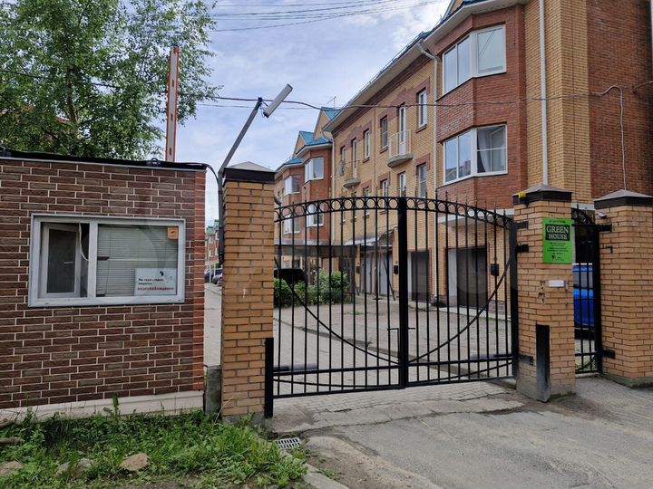 Таунхаус 167,4 м² на участке 1 сот.