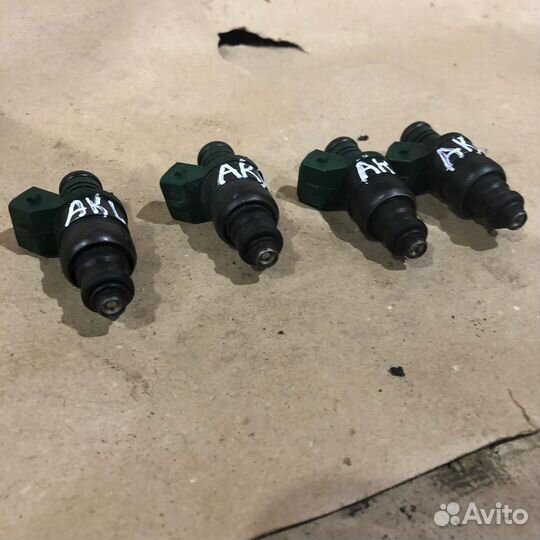 Форсунка топливная VAG AKL AEH 037906031AA