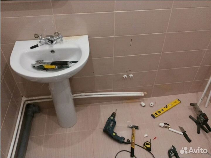 Сантехник. Услуги сантехника. Ремонт сантехники