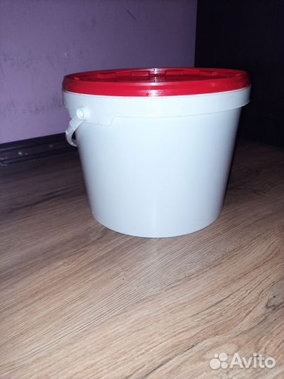 Пищевое пластиковое ведро 10 л с крышкой и ручкой