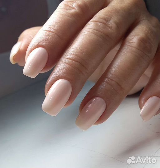 Маникюр с покрытием гель-лаком