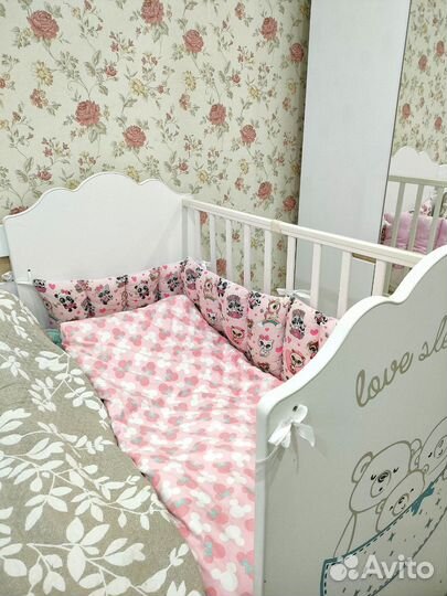 Кровать детская с маятником