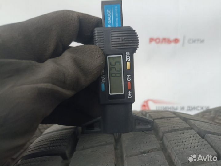 Hankook Winter I'Cept IZ W606 215/60 R16 95T