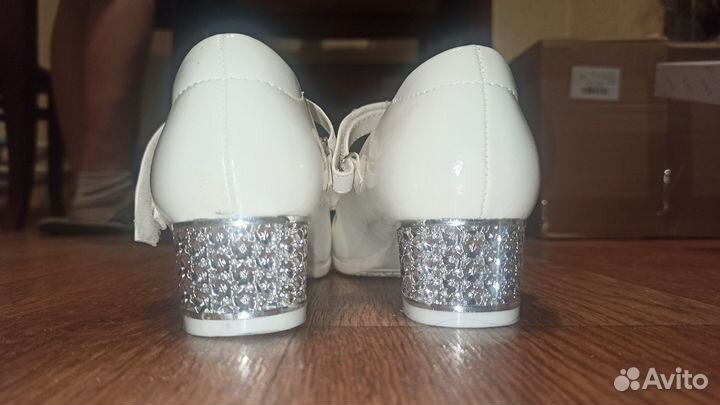 Туфли для девочки белые р 36