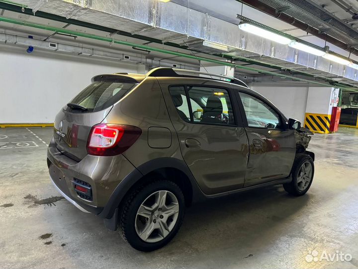 Renault Sandero Stepway 1.6 МТ, 2019, битый, 132 592 км