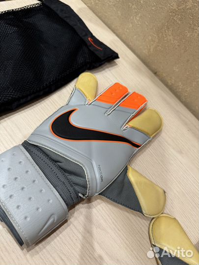Вратарские перчатки nike