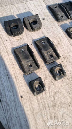 Упор крышки багажника Audi 100c4 a6c4 4A5827347