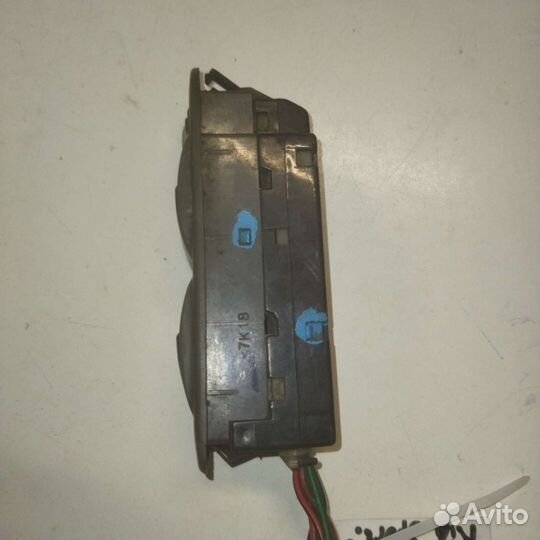 Блок управления стеклоподъемниками Kia Sportage 1