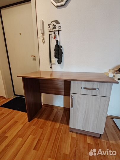 Письменный стол