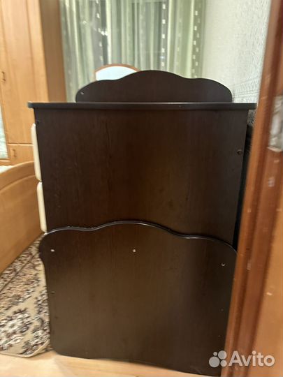 Детская кровать, с местом для пеленания