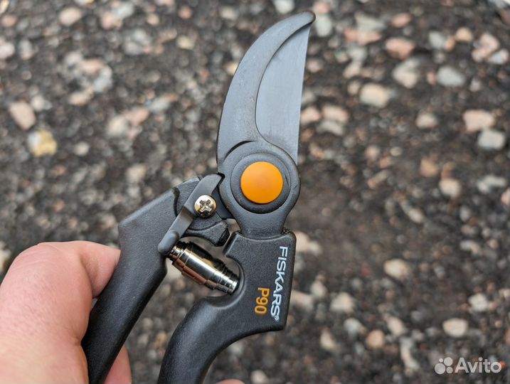 Секатор профессиональный Fiskars