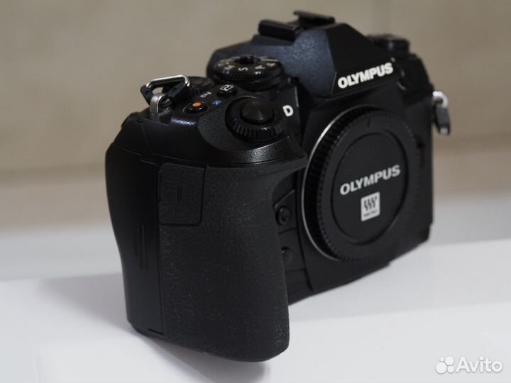 Olympus OM-D E-M1 Mark II
