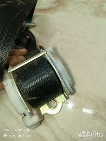 Ремень безопасности передний правый Opel Omega