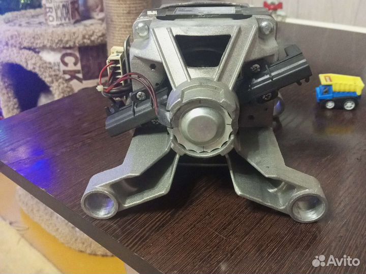 Электродвигатель на стиральную машину