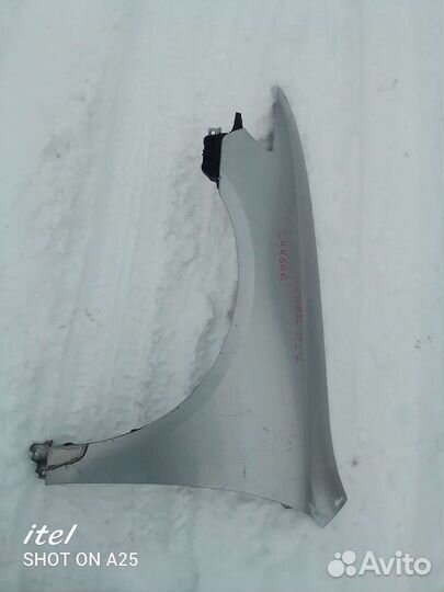 Крыло переднее Хонда аккорд 7