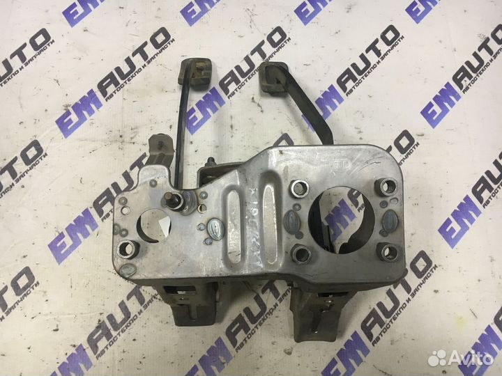 Блок педалей Киа Спектра