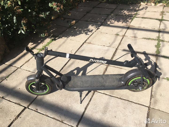 Продам электросамокат Digma
