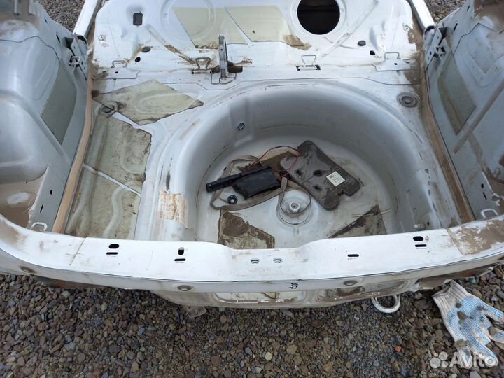 VW Polo (MK5) V панель задняя