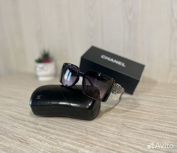 Солнцезащитные очки chanel