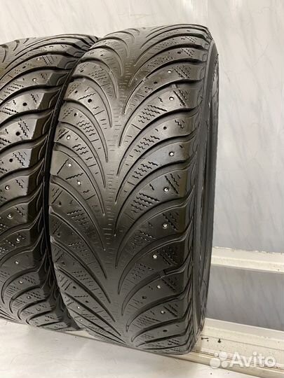 Goodyear UltraGrip Extreme 215/65 R16 98