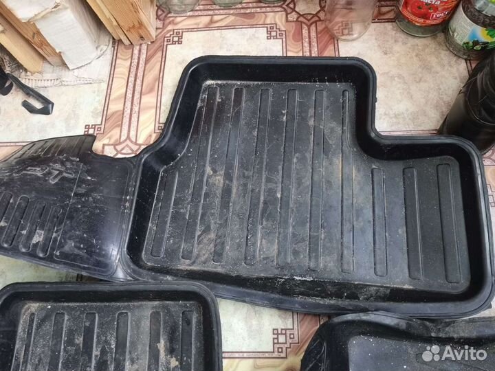 Автомобильные коврики резиновые
