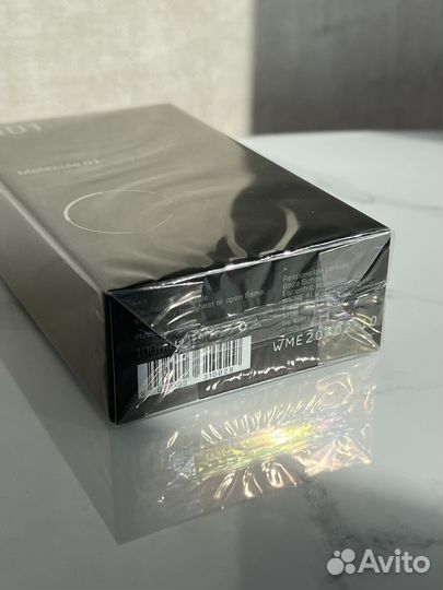 Escentric molecules molecule 01