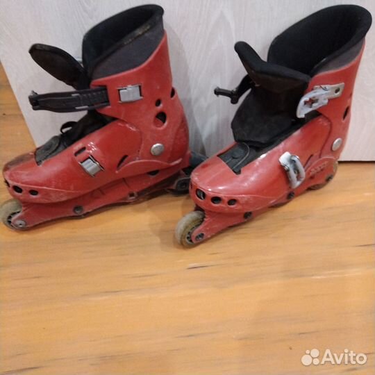 Роликовые коньки