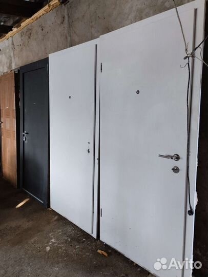 Дверь входная металлическая бу