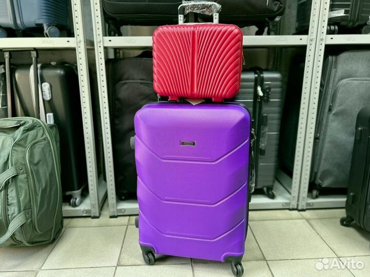 Чемодан маленький
