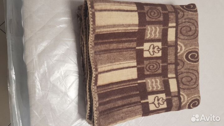 Одеяло полушерстяное