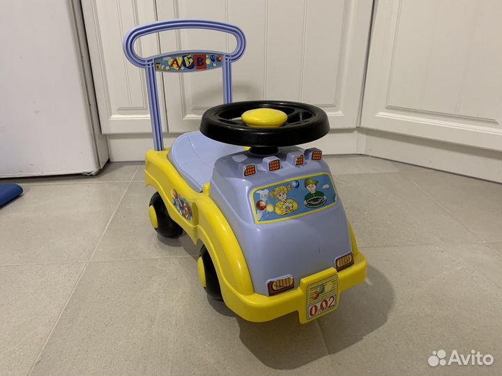 Машинка-каталка