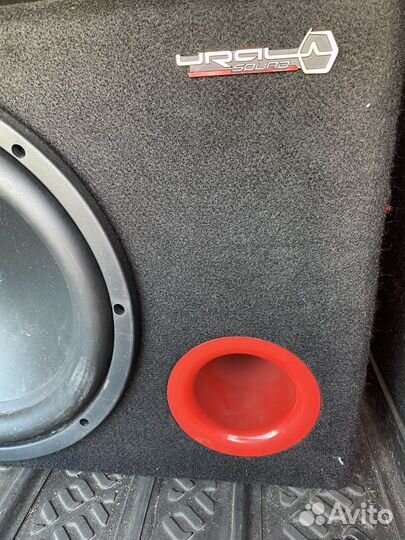 Автомобильный сабвуфер активный