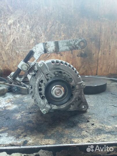 Генератор на mitsubishi lancer 7